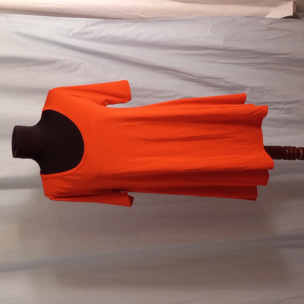 LuLaRoe XS Orange Stretcchy Perfect Tee Shirt
